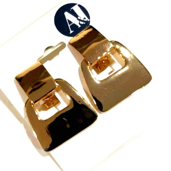 Gold tone Geometric Statement Clip-on Earrings โ Bold Modern Retro Drop Jewelry - Picture 3 of 8